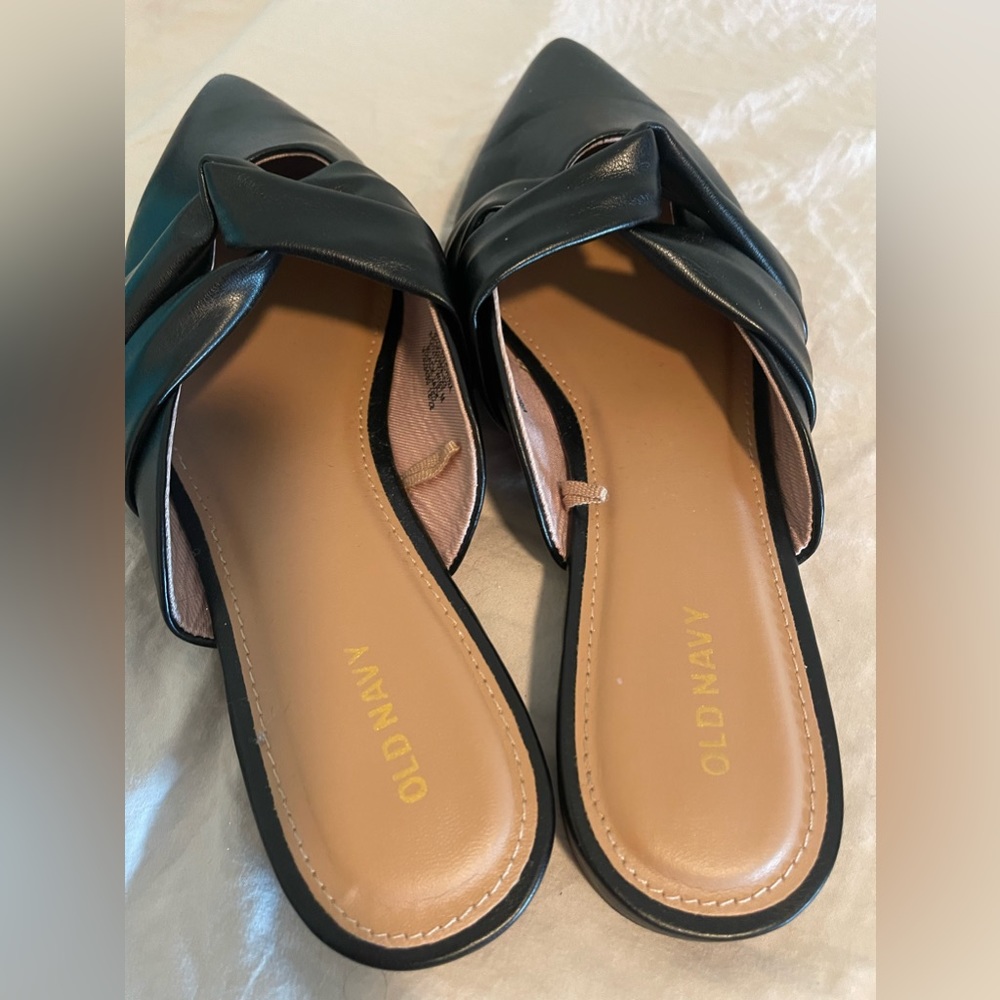 Faux- Leather Twist Front Mule Black